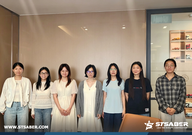 STSABER Welcomes Newcomers with Special Afternoon Tea